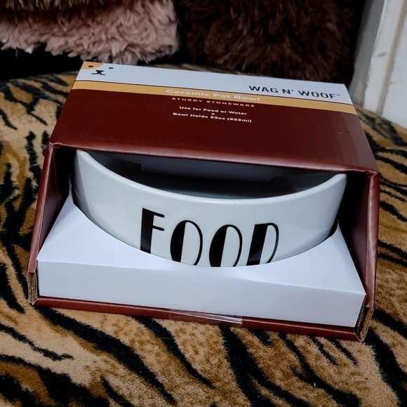Ceramic Pet Bowl Food.. med/large ea. 33 oz.. New! - Picture 1 of 2